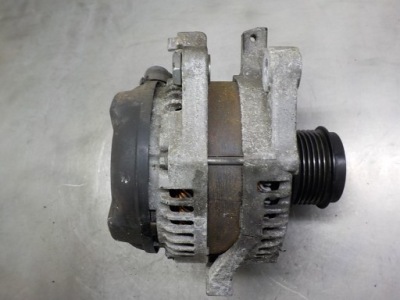 Toyota yaris ii 1.3 vvti генератор 27060-0y040 фото №1