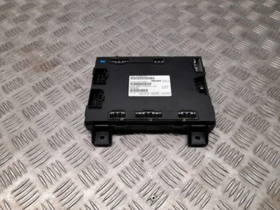 Tesla model s 101090600c з передній модулі комфорту фото №1