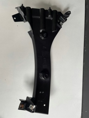 Jaguar e-pace x540 напрямна бампера задня фото №1