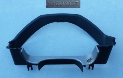 Рамка захист спідометра mercedes e w212 2126800007 фото №1