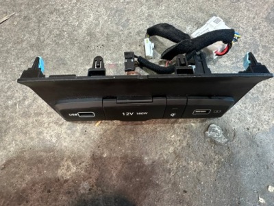 Разъём соединитель usb hyundai tucson iv 84632-n7100 фото №1