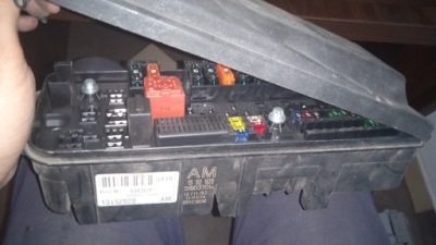 Opel vectra c iii коробка предохранителей 13112920 фото №1