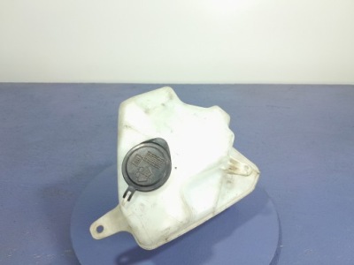 Toyota prius ii 03- бачок помпа распылителя 060851-145 фото №1