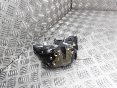 Замок двері правий перед toyota corolla e11 2pin фото №1