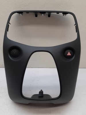 Toyota aygo ii c1 108 рамка радіо панель середній фото №1