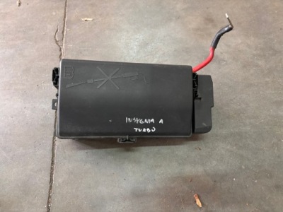 Коробка запобіжників opel insignia i a 2.8 6v 13345495 фото №1