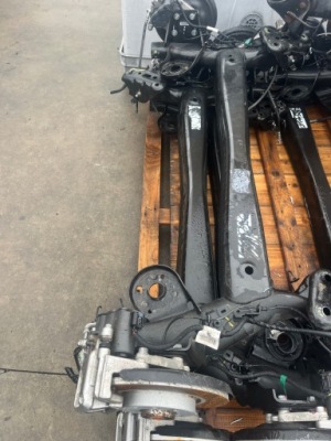 Fiat grande panda oś задня балка комплектна 2025- фото №1