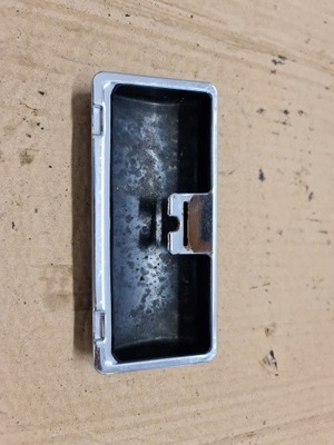 Вкладиш попільнички перед audi a8 d2 фото №1