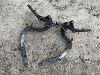 Петлі кришки задній багажника volvo v70 2 99-04r фото №1