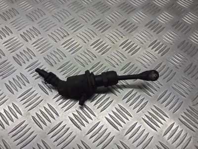 Помпа зчеплення renault clio iii 1.2 8200523798 фото №1