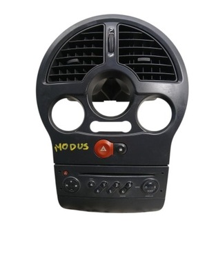 Радіо cd рамка захист панель ґрати обдув renault modus 8200483757 фото №1