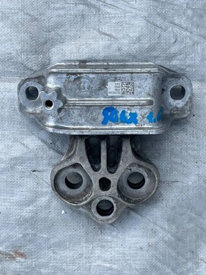 Jeep renegade кронштейн подушка коробки передач 1.0 2018- фото №1