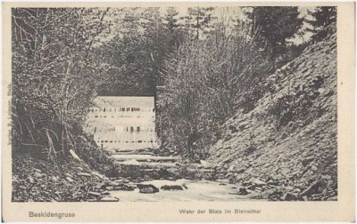 Beskidengruss. Wehr der Biala im Bistraital