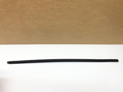 Hyundai i20 ii молдинг уплотнитель правая передняя фото №1