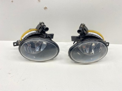 Лампа протитуманна фара правий vw touareg ii 7p5 7p6 2010-2015 фото №1