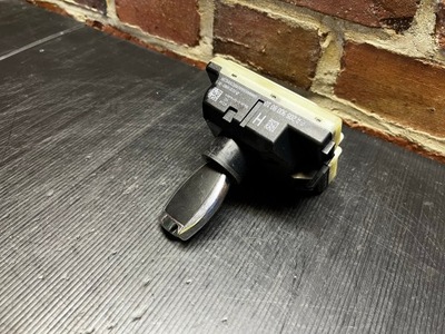 Mercedes w205 замок запалювання ключ a2059008010 фото №1