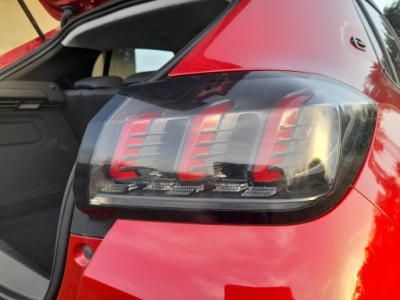 Peugeot e-208 208 2 фара задняя led фото №1