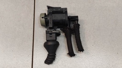 Клапан вакуумa audi a4 b5 lift 1.9 tdi 1j09062 фото №1