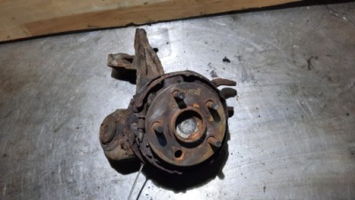 Ступиця задні права toyota avensis t25 1.8b 03r універсал фото №1