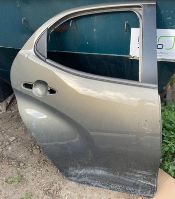 Toyota yaris iv двері праве задні фото №1