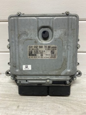 Бортовой компьютер mercedes w212 a6429007000 0281016587 фото №1