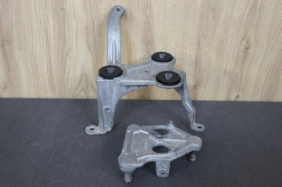 Mercedes slk r172 кронштейн кронштейн насоса abs a1724300410 a1724300310 фото №1