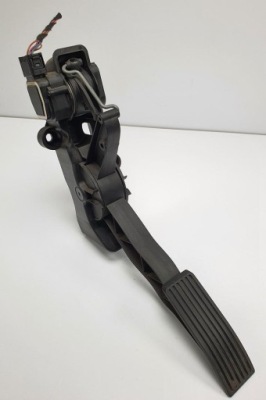 Педаль газа потенциометр mercedes w169 a1693000304 фото №1