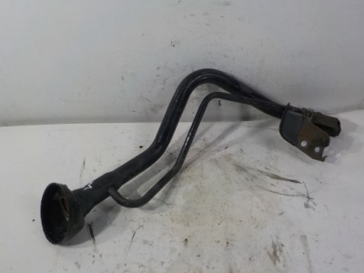 Nissan x-trail t30 2.5 заливна горловина труба заливної пального фото №1