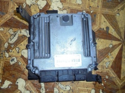 Renault бортовой компьютер 0281015323 фото №1