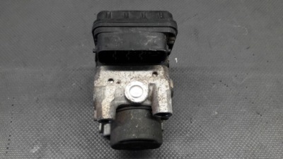 1338000020 насос abs toyota rav ii d4d фото №1