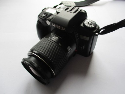 Minolta Dynax 60 + AF Zoom 28-100 mm 1:3.5-5.6 D