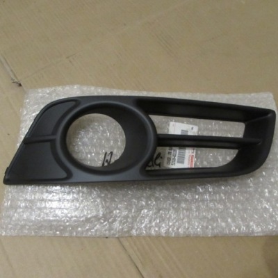 Toyota corolla e 12 решітка протитуманної фари ліва фото №1