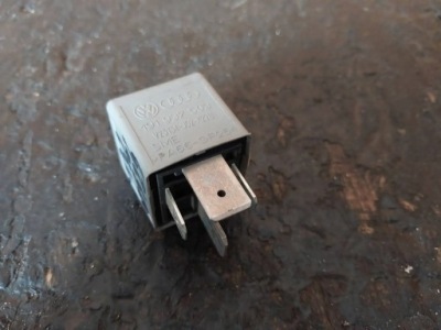 Реле volkswagen 191937503 18 фото №1