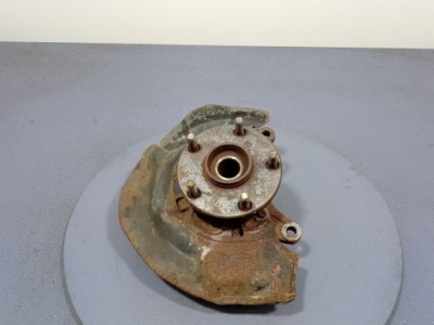 Toyota sienna ii xl20 03- поворотний кулак перед права передня ступиця фото №1