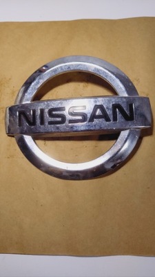 NISSAN NP300 NAVARA INSIGNIA EMBLEMA PARTE TRASERA  