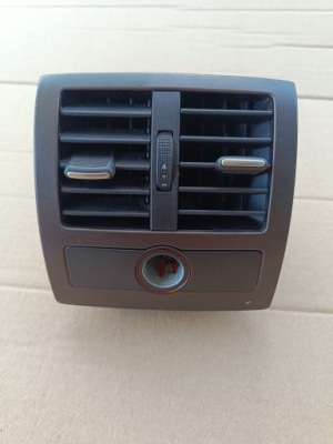 Решётка обдув задняя audi a6 c5 4b0815743 фото №1