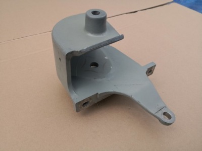 Tesla s кронштейн двигателя передний перед 1034558 фото №1