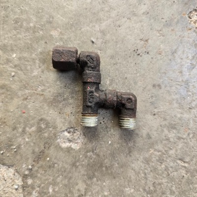 Actros mp1 mp2 mp3 axor atego патрубок насоса підйому кабіни тройник фото №1