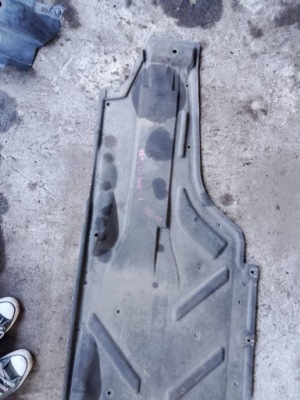 Mercedes w176 защита подвеска правая a2466190238 фото №1