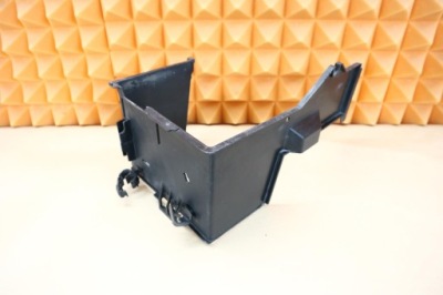 Volvo v50 lift корпус захист акумулятор 3m5110757 фото №1