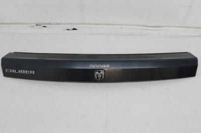 Dodge caliber 06r- накладка молдинг крышки багажника фото №1