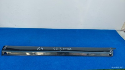 Mercedes ml w163 правый порог молдинг порог 1636900240 dn182 фото №1