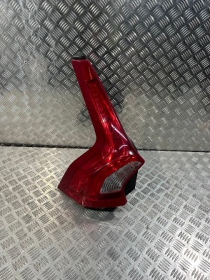 Volvo v60 лампа левая задняя задняя 31395928 фото №1