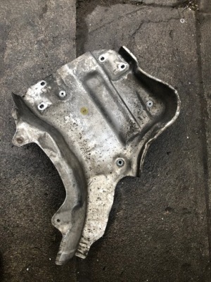 Vw phaeton 3d0 защита тепловая 3d0825712 фото №1