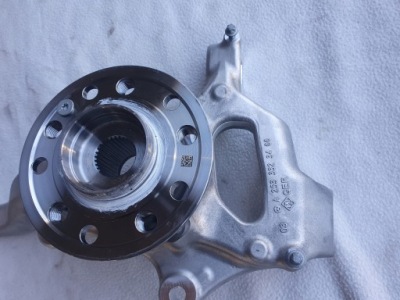 Поворотный кулак i ступица mercedes glc x253 a2533323400 фото №1