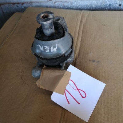 Кронштейн подушка двигателя zafira b lift 1.7 24427641 фото №1