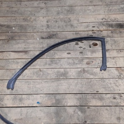 Прокладка дверь правых dodge challenger 15- фото №1