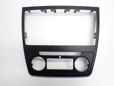 Панель рамка панелі консолі радіо europa 5l0858069h skoda yeti 12r фото №1