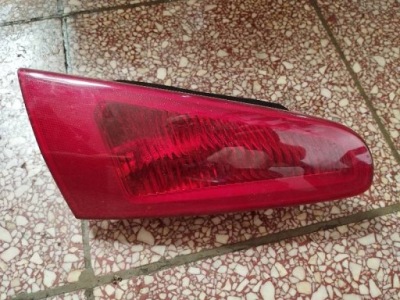 Лампа правая задняя w крышка багажника 60693791 alfa romeo 147 фото №1