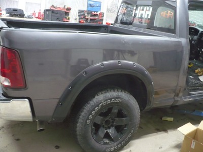 Dodge ram iv крила кузов чверть задня правий піддон фото №1